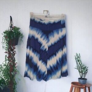 🌍5/$10🌏 Medium Blue White Tie Dye Style Skirt